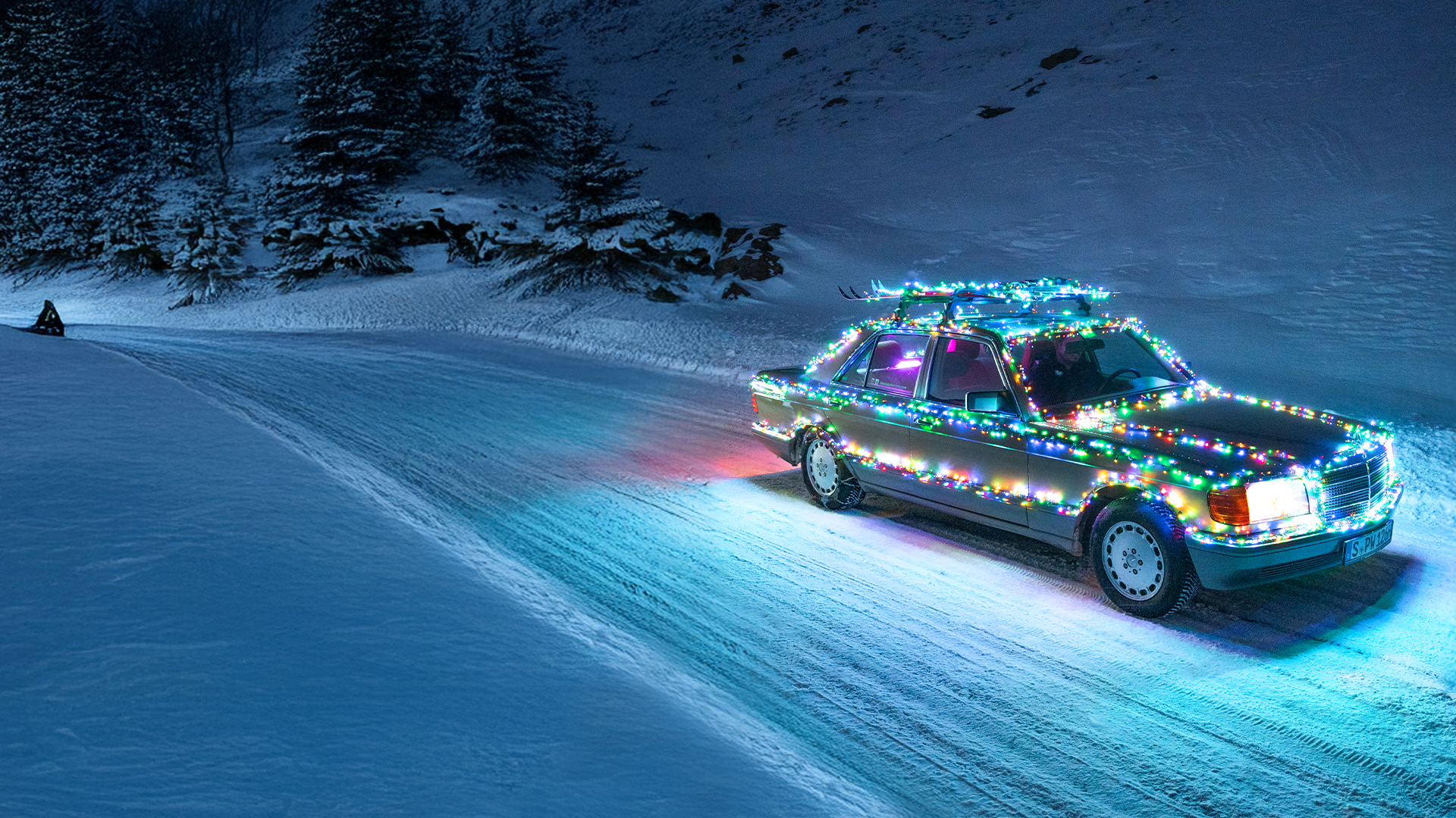 Detail of the dashboard of the Mercedes-Benz 500K special roadster.